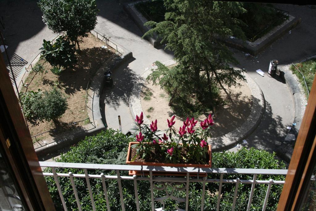 Apartment 25 Napoli Bagian luar foto